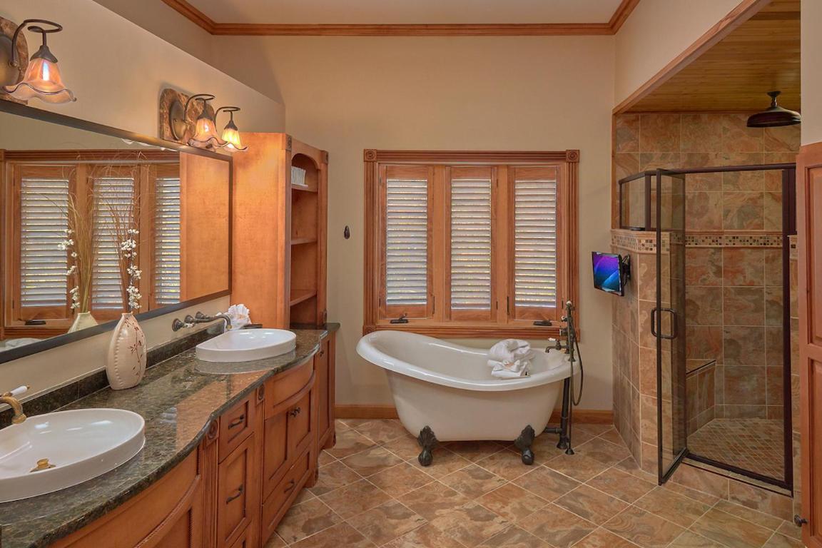 Journey'S End, 5 Bedrooms, Sleeps 12, Private Outdoor Pool, Theater, Sauna Сивиървил Екстериор снимка