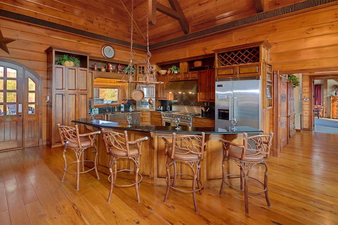 Journey'S End, 5 Bedrooms, Sleeps 12, Private Outdoor Pool, Theater, Sauna Сивиървил Екстериор снимка